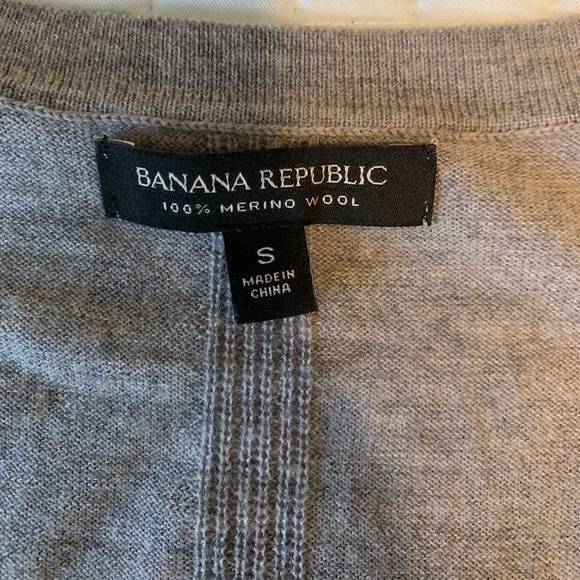 Banana Republic 100% Merino Wool Sweater - Picture 2 of 4
